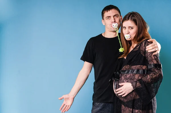 Pregnant woman and her husband — Stock Photo, Image