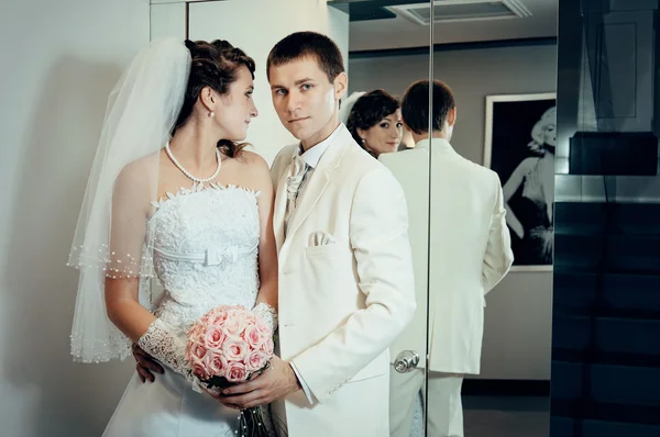 Newly merried couple — Stock Photo, Image