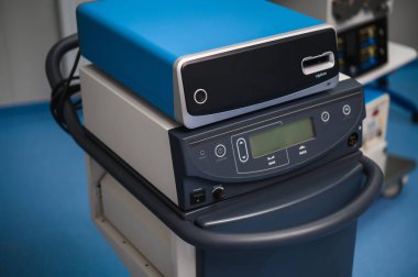 Ameliyat sırasında elektropıhtılaşma için aygıt