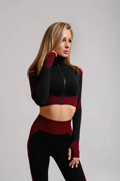 Athletic Girl Black Fitness Suit — стоковое фото