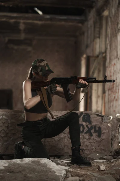 Military Girl Takes Aim While Sitting Ukrainian Women Army — Stock Fotó