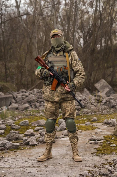 Soldier Armed Forces Ukraine Military Man Tactical Uniform Machine Gun — Foto de Stock