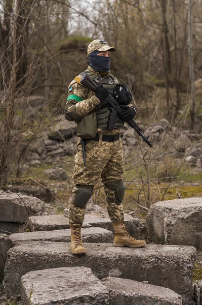 Soldier Armed Forces Ukraine Military Man Tactical Uniform Machine Gun — Stok fotoğraf