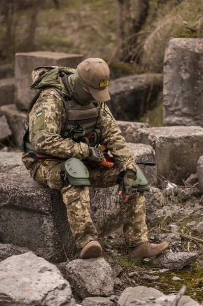 Soldier Armed Forces Ukraine Military Man Tactical Uniforms Machine Gun — ストック写真