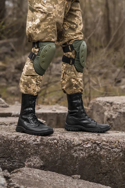 Militar Homem Couro Preto Botas Táticas — Fotografia de Stock