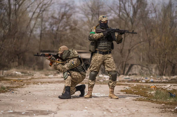 Two Ukrainian Soldiers Uniforms Aim Kalashnikov Assault Rifle — стокове фото