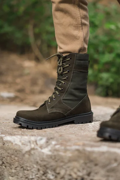 Military Man Dark Green Leather Tactical Boots — Stock Fotó