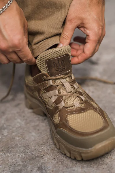Military Man Beige Leather Tactical Sneakers — Fotografia de Stock