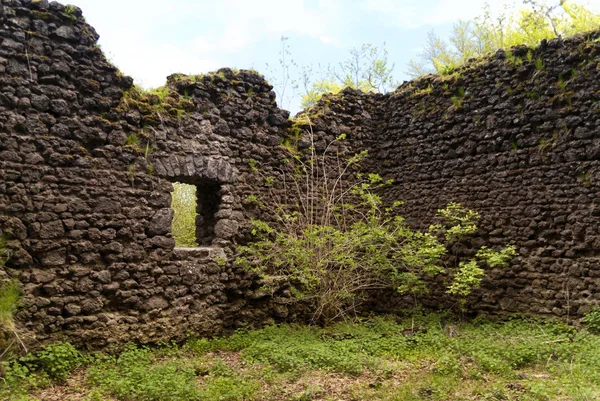 Ruína medieval de um castelo — Fotografia de Stock