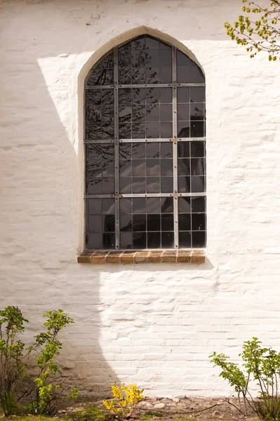 Finestra della chiesa — Foto Stock