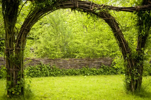 Pavillon i en trädgård — Stockfoto