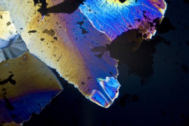 is parçacıkları ve microcrystals polarize ışık