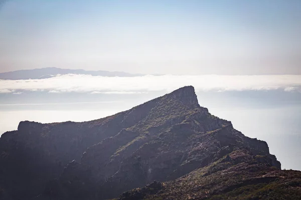 Blick auf die Klippen auf dem Weg zur Masca-Schlucht auf Teneriffa — Stockfoto