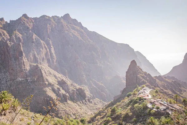 Tenerife 'deki Masca Vadisi' nin kayalıklarının manzarası