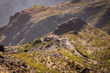 Tenerife 'deki Masca vadisine giden kayalıkların manzarası