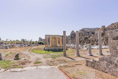 Ticaret Agora 'nın Türkiye' deki kalıntılarının panoramik görünümü