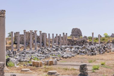 Ticaret Agora 'nın Türkiye' deki kalıntılarının panoramik görünümü