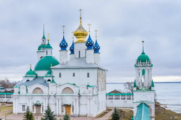 Спасо-Яковлевский монастырь — стоковое фото