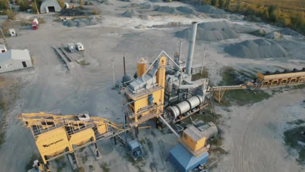 Vista aérea da fábrica de cimento. Indústria da construção. — Vídeo de Stock
