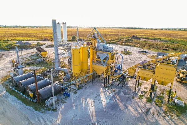 Ulusal sarı ve mavi renkli yeni Ukrayna çimento fabrikası 