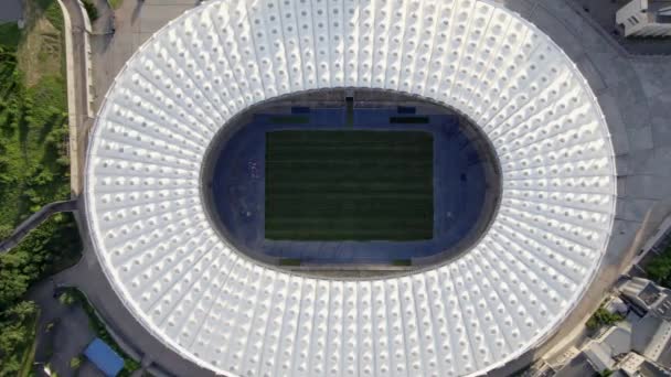 一个巨大的圆形体育场的空中景观 — 图库视频影像