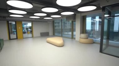 İş merkezinde şık tasarım salonu