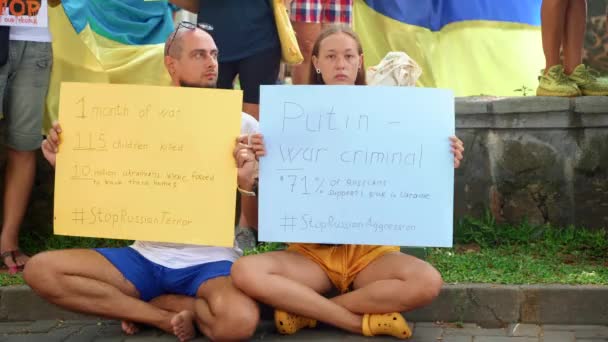 スリランカ、ガレ、 3月24日の戦争に対するウクライナの平和的なデモ. — ストック動画