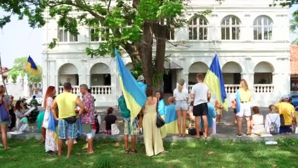 Ουκρανική ειρηνική διαδήλωση στη Σρι Λάνκα, Galle. 24 Μαρτίου 2022 - ένας μήνας αιματηρού ρωσικού πολέμου κατά της Ουκρανίας — Αρχείο Βίντεο