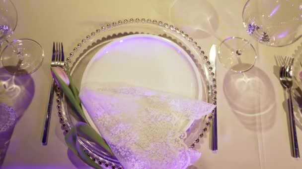 Close-up of a served table with plate for wedding or birthday party in the restaurant — Stock Video