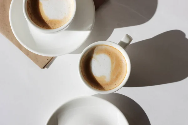 Sarapan Piala Cappuccino Meja Putih Istirahat Kopi — Stok Foto