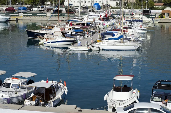 Jachten in de haven — Stockfoto