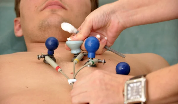 Patient makes ECG — Stock Photo, Image