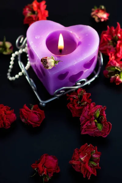 Heart Shaped Candle Red Rose Buds Black Background — Stock Photo, Image