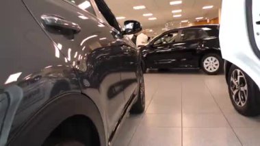 Araba galerisi, Autohaus Streit GmbH, Almanya, Karlsruhe, 16 Kasım 2019