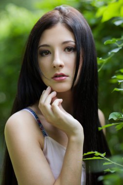 seksi trendy esmer kadın