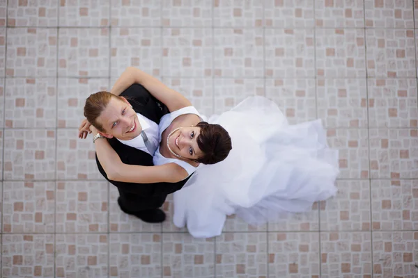Wedding couple dancing — Stock Photo, Image