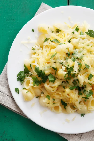 Pasta med ost och citron skal — Stockfoto