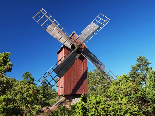 Traditionelle rote Windmühle — Stockfoto