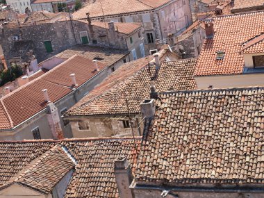 Kırmızı çatılar