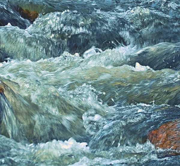 Fiume rapide di acque bianche — Foto Stock