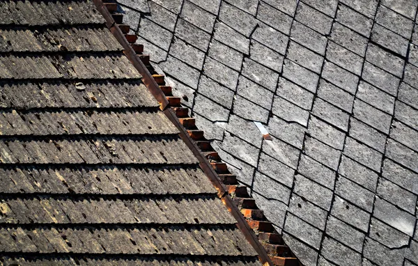 Zwei Arten alter Dächer — Stockfoto