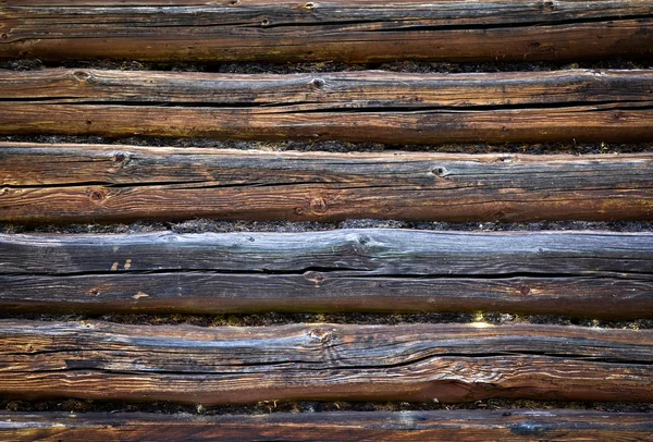 Стены старого деревянного дома — стоковое фото