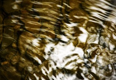 Akşamın erken saatlerinde nehir seviyesinin arkaplan veya dokusu soyut ayrıntıları