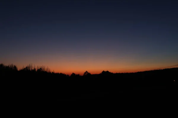 Sonbaharda günbatımında manzaralı kırsal alan — Stok fotoğraf