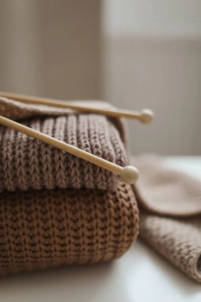 Aiguilles Tricoter Avec Fils Fil Beige Hobby Pour Les Femmes — Photo