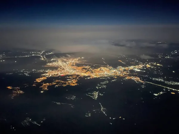 Gloeiend Uitzicht Stad Vanuit Vliegtuig — Stockfoto