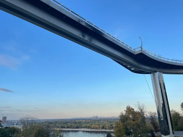 Мост Центре Киева Остался Нетронутым Рядом Пролетела Ракета — стоковое фото