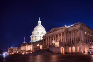 ABD Kongre Binası, Washington, D.C. 'deki National Mall' ın doğu ucundaki Capitol Hill 'de toplanma yeridir..