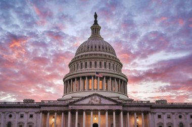 ABD Kongre Binası, Washington, D.C. 'deki National Mall' ın doğu ucundaki Capitol Hill 'de toplanma yeridir..