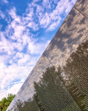 Washington, D.C. - 15 Ekim 2021: Washington 'daki Ulusal AVM' de Vietnam Gazileri Anıtı.